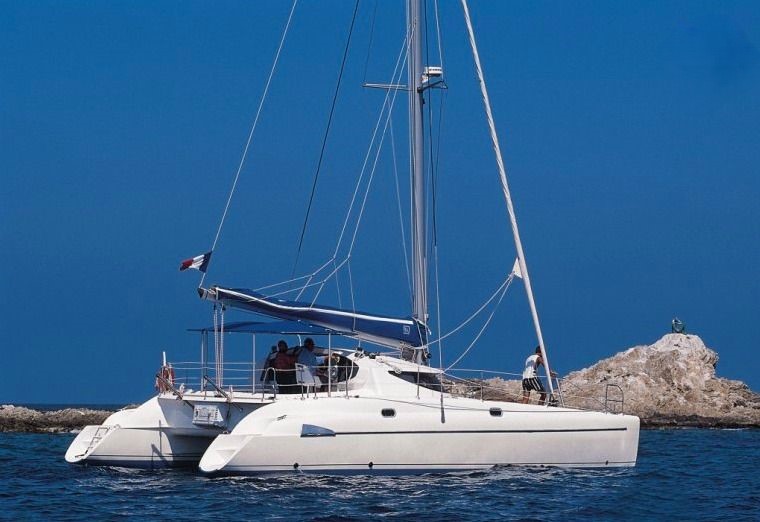 Location Athena 38 à Saint-Mandrier-sur-Mer · Fountaine Pajot