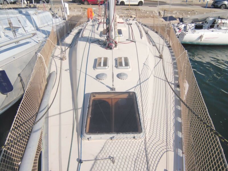 Location First 35 à Martigues · Beneteau — First 35 (1982)